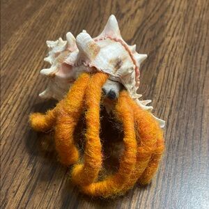“5/$20” Felted hermit crab in real shell